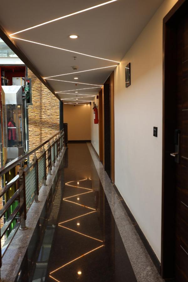 Npg Hotel Bangalore Just 10 Mins Drive From The Kempegowda International Airport Eksteriør billede